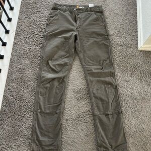 EUC Carhartt relaxed fit 32x36